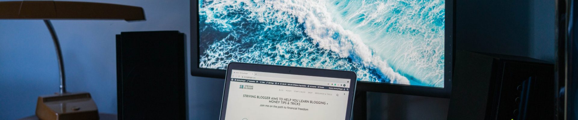 striving-blogger-HBZ5o1k8g6o-unsplash